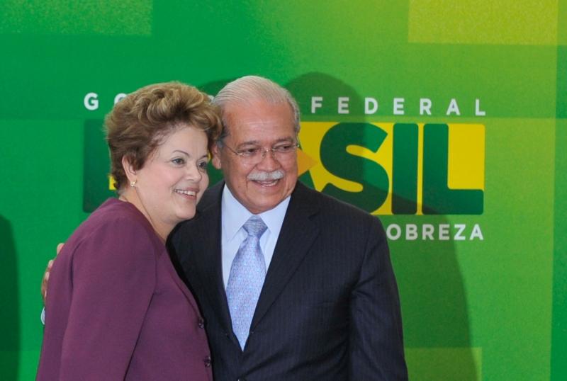 Dilma Rousseff na posse do ministro dos Transportes, César Borges, no Palácio do Planalto (Agência Brasil)