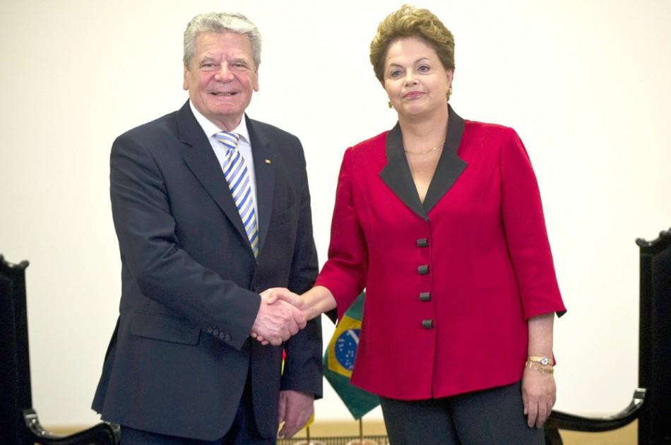 Dilma Rousseff e o presidente da Alemanha, Joachim Gauck, participam da abertura do 31.º Encontro Econômico Brasil-Alemanha, em São Paulo (France Presse)