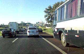 Foto mostra congestionamento de seis quilômetros no Tapetão na manhã desta sexta (10) (Moara Semeghini/ANN)