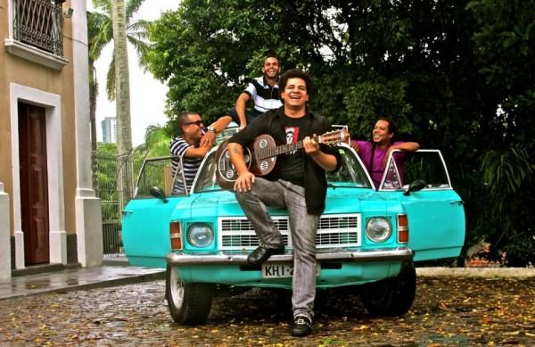 Integrantes da banda Os Sertões, que acaba de lançar o álbum 'Idade dos Metais' (Divulgação)