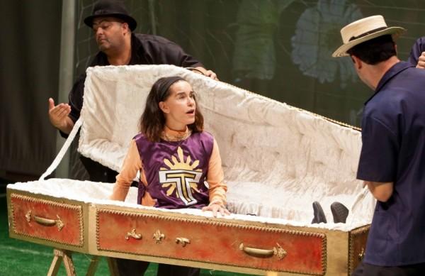 A atriz Lucélia Santos em cena do espetáculo 'A Falecida', com texto de Nelson Rodrigues (Divulgação)