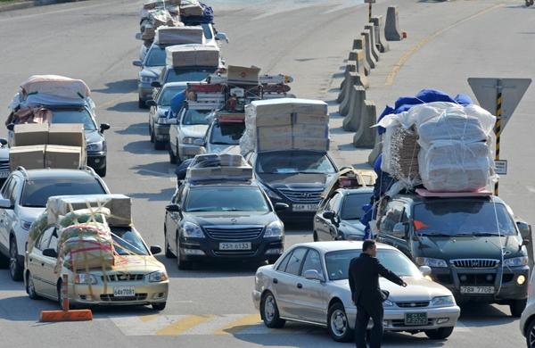 Sul-coreanos deixam a Coreia do Norte e o complexo industrial de Kaesong (France Press)